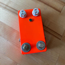 Arcadiator (ATtiny85 Synth Fuzz / PLL Experimental Pedal)